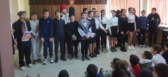 Честит Национален празник - 115 ОУ Св. Св. Кирил и Методий - село Горни Богров